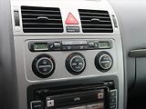 Volkswagen Touran (2010) 1.4 TSI, Automat, 7 míst - náhled 16
