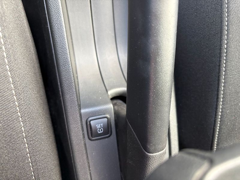Škoda Rapid 1.2TSI, 63kW, Klima - fotka 14 z 19