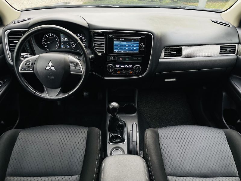 Mitsubishi Outlander 2.0i MANUÁL 1.MAJITEL TAŽNÉ - fotka 24 z 44