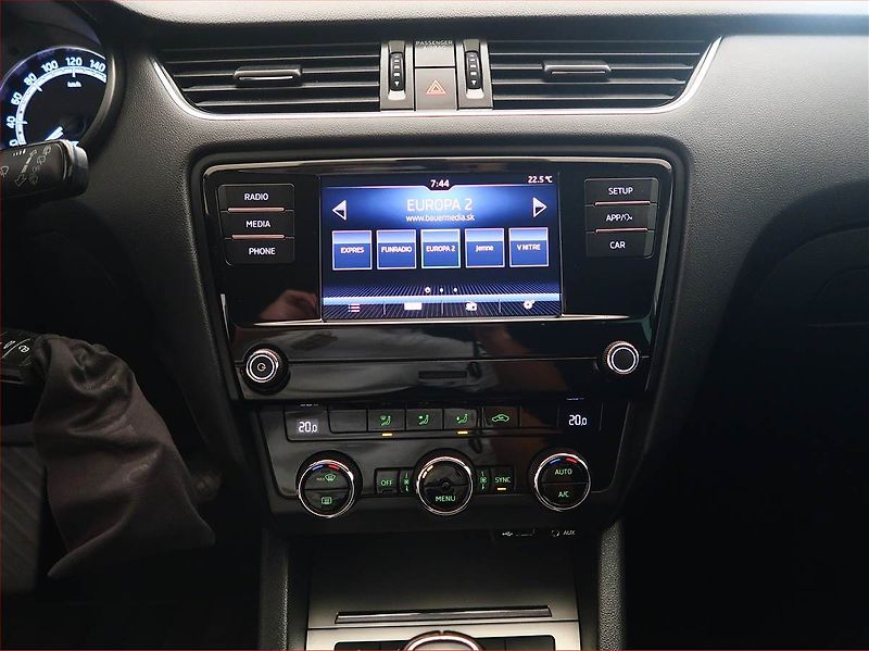 Škoda Octavia (2017) Ambition 1.4 TSI, Tempomat - fotka 12 z 16