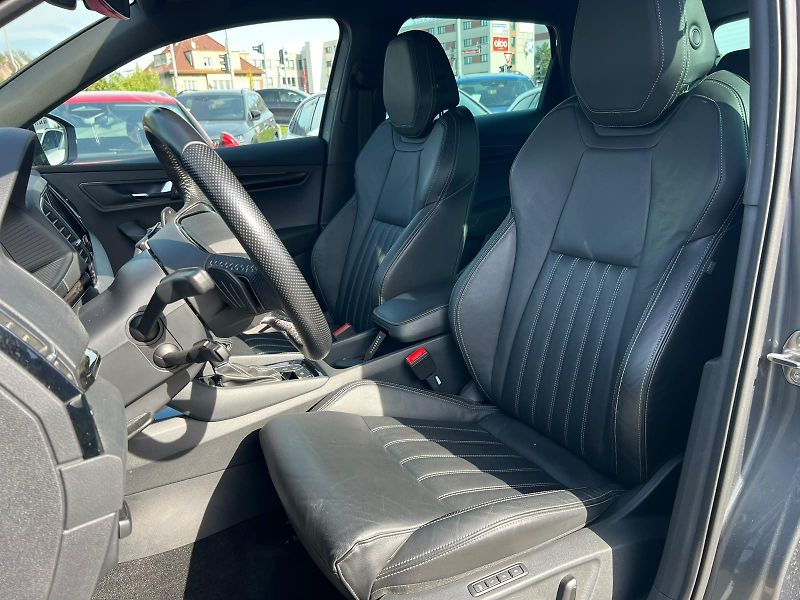 Škoda Karoq Sportline Exclusive 2,0 TDI 11 - fotka 8 z 30