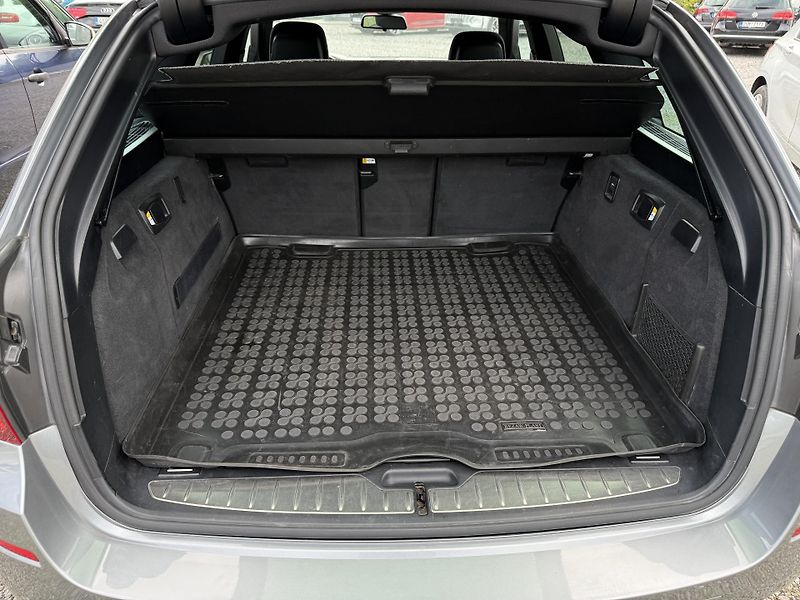 BMW Řada 5 530d (F11) M-paket 180kW - fotka 20 z 21