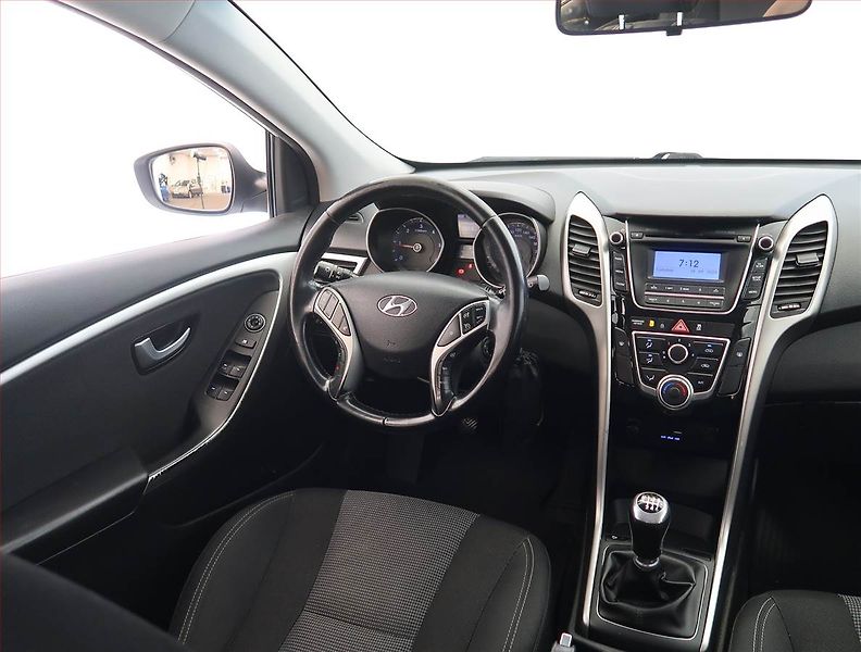 Hyundai i30 (2016) 1.6 CRDi, Tempomat - fotka 7 z 16