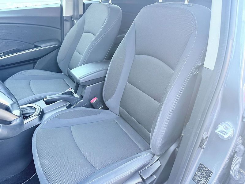 SsangYong Tivoli Grand 1.5 GDI Style Plus - fotka 13 z 33