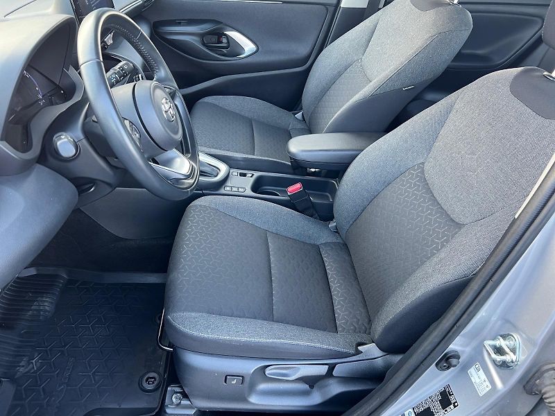 Toyota Yaris Cross (2023) HYBRID 1.5 85kW e-CVT C/T CZ  - fotka 9 z 21