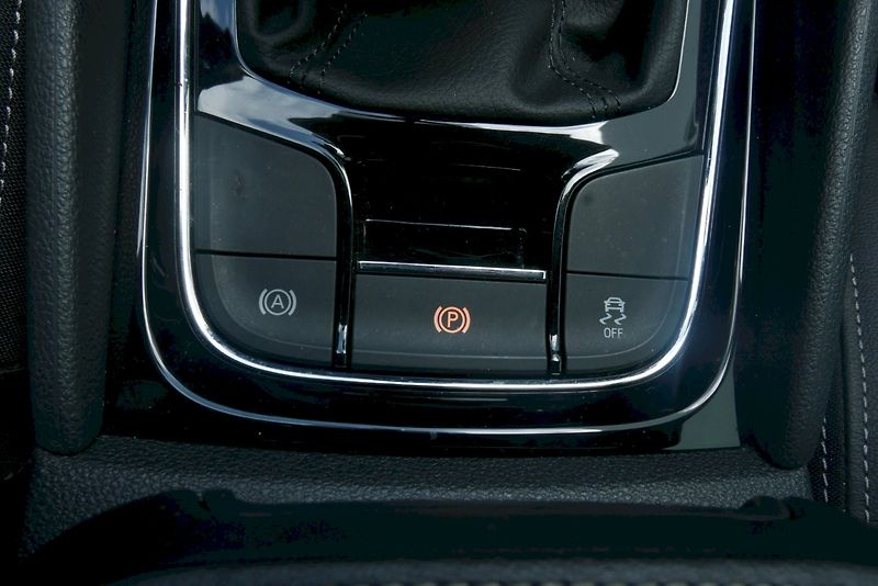 Škoda Karoq (2020) 1.5 TSI 110 kW M6° STYLE - fotka 23 z 35