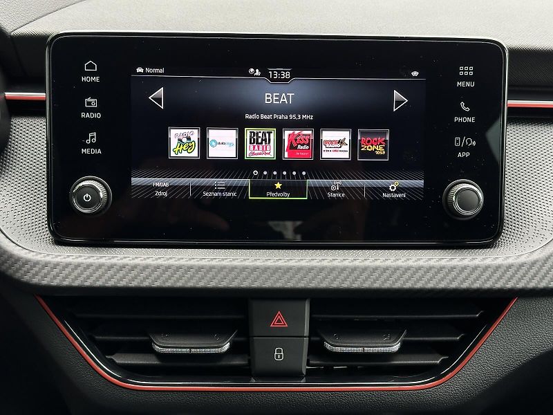 Škoda Kamiq 1.0TSi DSG Monte Carlo 116PS M - fotka 23 z 38