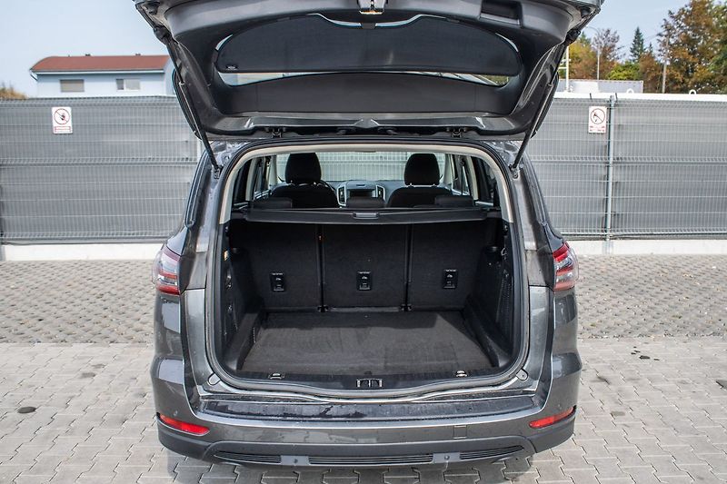 Ford S-MAX - fotka 22 z 24