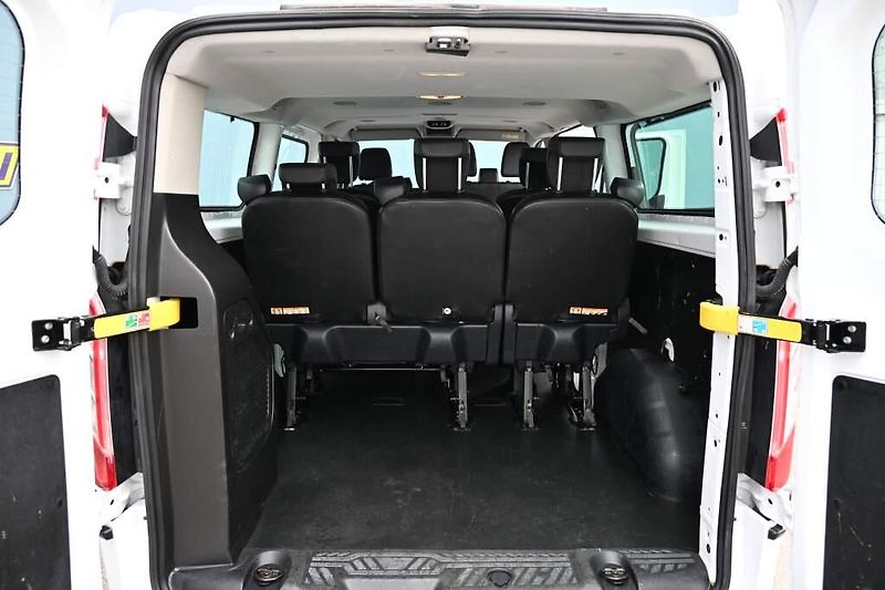 Ford Transit Custom (2020) 2.0 320 L2H1 9 Míst klima ACC - fotka 5 z 26