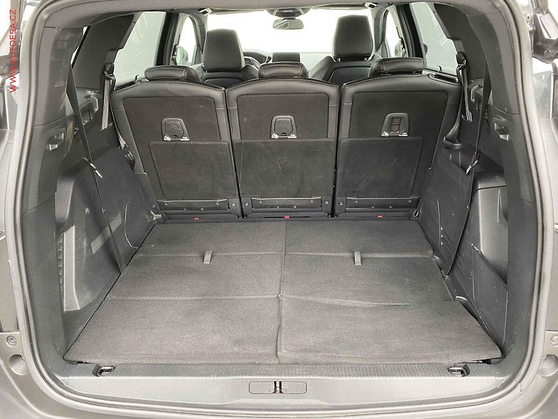 Peugeot 5008 (2018) 2.0 HDi, GT, AT, LED, panor - fotka 7 z 19