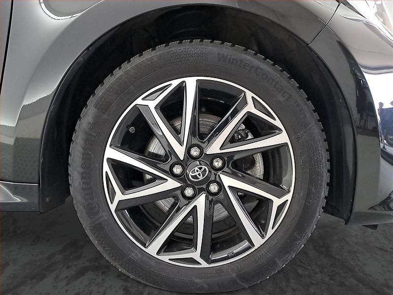 Toyota Yaris (2022) 1.5 VVT-i Hybrid - fotka 15 z 18