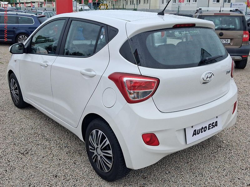 Hyundai i10 (2014) 1.0 i, ČR, AC, temp - fotka 6 z 15