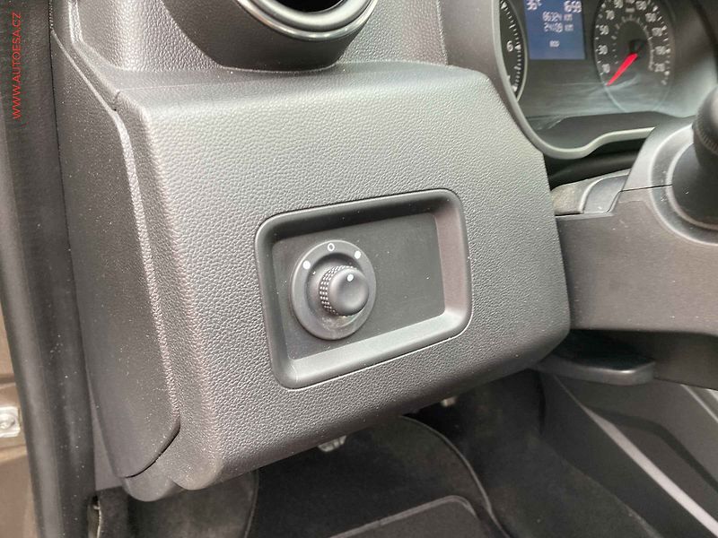 Dacia Duster (2019) 1.6SCe, Comfort, +kola, TZ - fotka 14 z 15