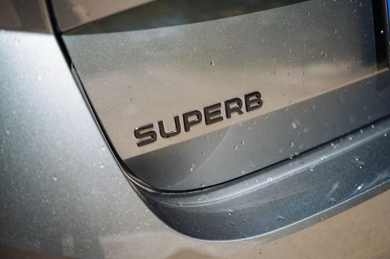 Škoda Superb (2025) 2.0 TDI, Sportline, HUD, Paměť - fotka 14 z 30