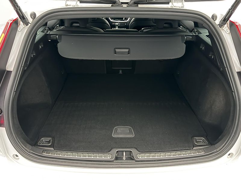 Volvo V60 T4 R-DESIGN AUT - fotka 5 z 47