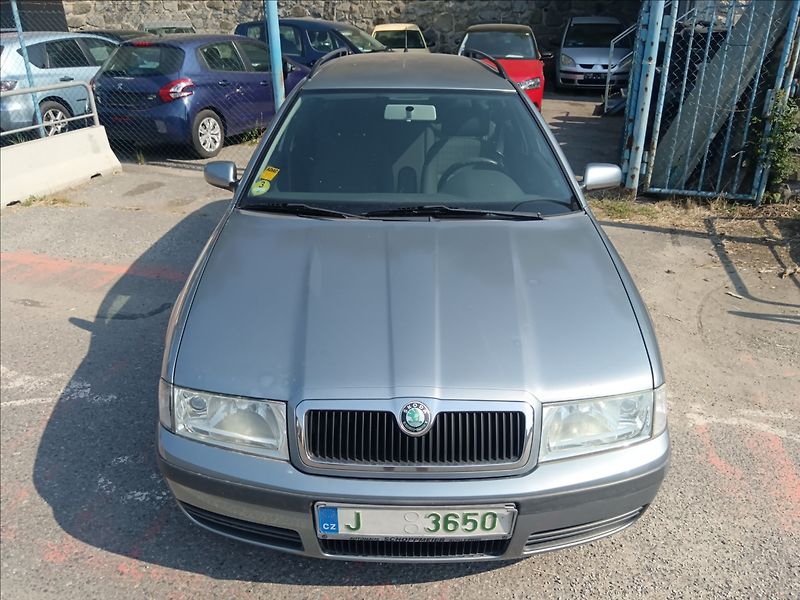 Škoda Octavia 1,9 TDi  Advance - fotka 1 z 19
