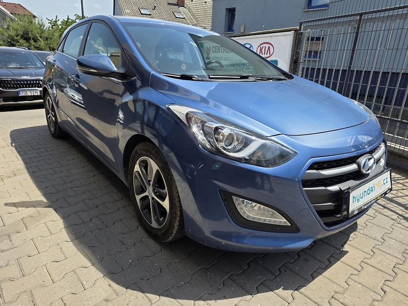 Hyundai i30 1.6-spotřeba cca 5l/100km - fotka 5 z 11