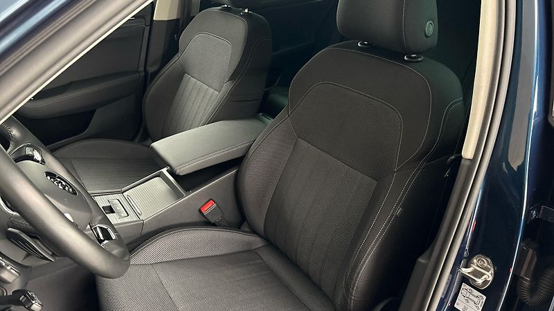 Škoda Superb 2.0 TDI DSG Style - fotka 15 z 28