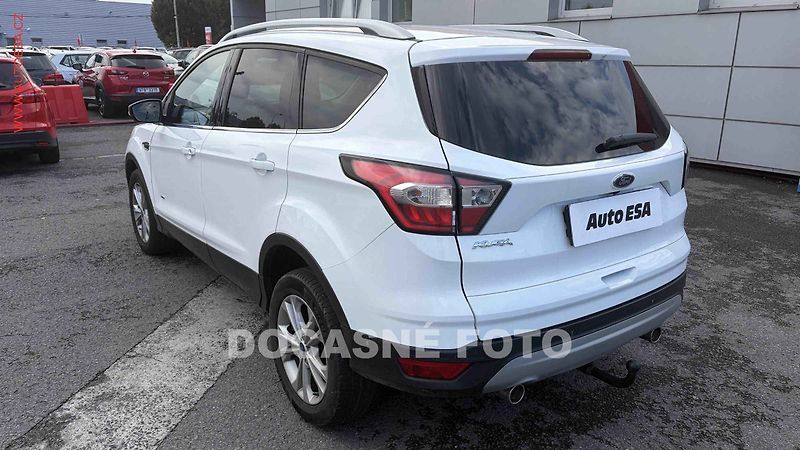 Ford Kuga (2016) 2.0 TDCI 4x4, navi, bixen - fotka 2 z 3
