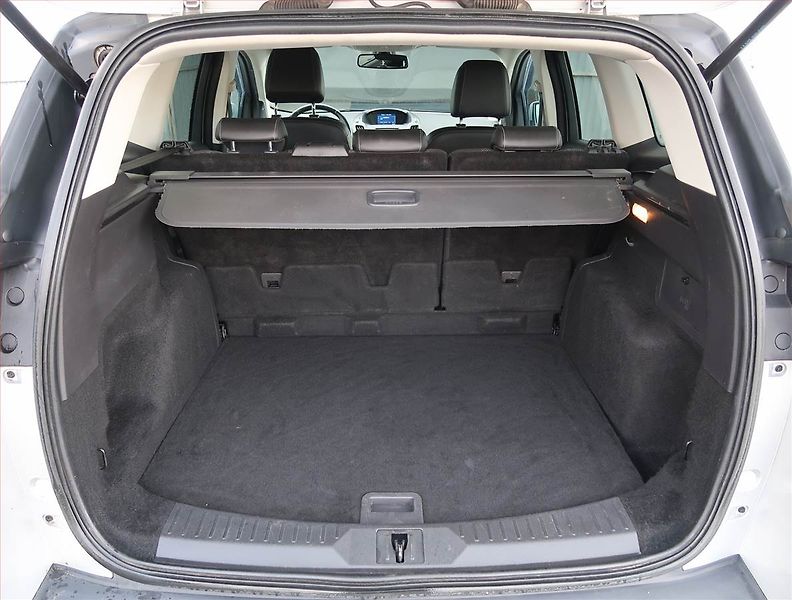 Ford Kuga (2014) 2.0 TDCi, Serv.kniha, Tempomat - fotka 13 z 18