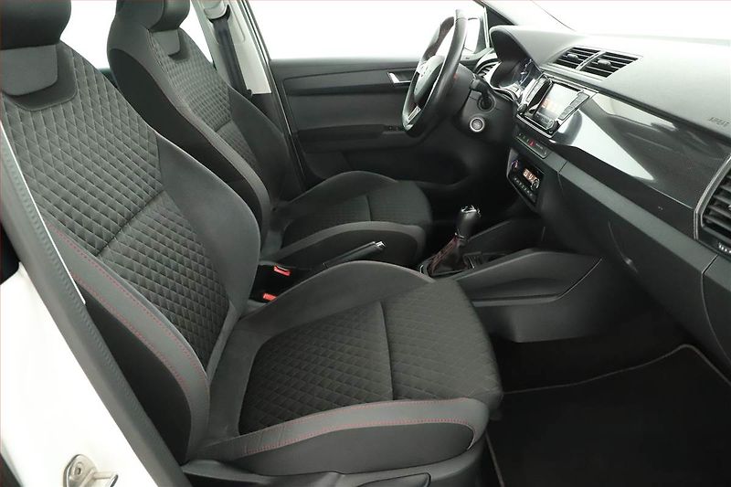 Škoda Fabia (2018) R5 1.4 TSI, Automat, Navi - fotka 9 z 17