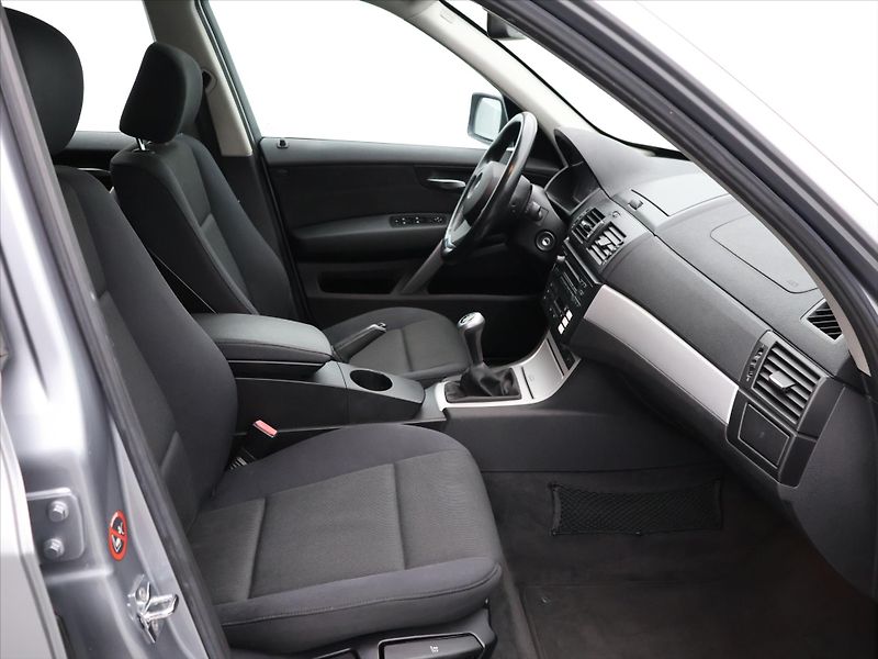 BMW X3 2,0 D xDrive 110kW Xenon Tažné - fotka 11 z 23