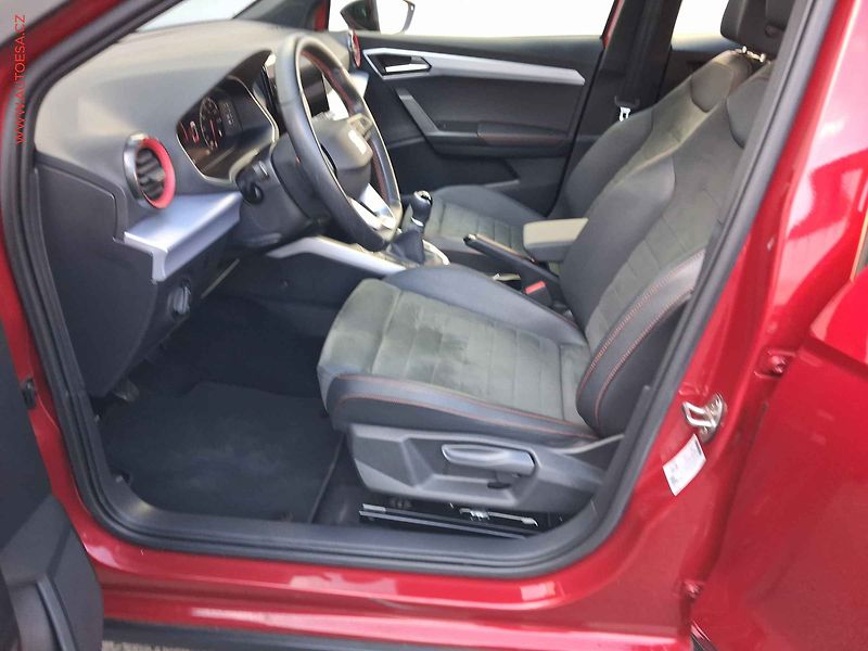 Seat Arona (2023) 1.0 TSi, FR, LED, kamera - fotka 9 z 19