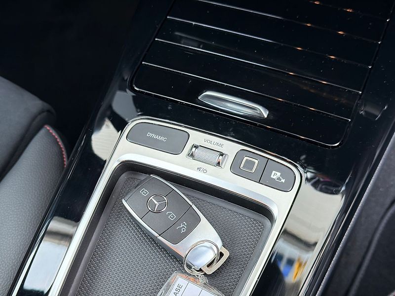 Mercedes-Benz CLA 200 Shooting Brake AMG Sty - fotka 30 z 35