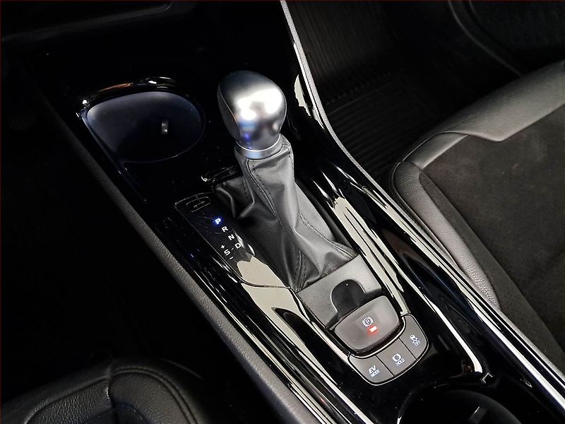 Toyota C-HR (2020) Selection 2.0 Hybrid - fotka 13 z 17