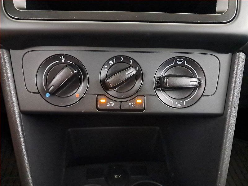 Volkswagen Polo (2013) 1.2 12V, Serv.kniha - fotka 13 z 15