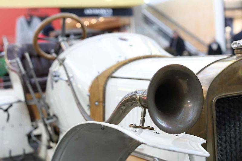 Desítkami historických aut značky Škoda se lze od čtvrtka kochat v obchodním centru Olympia v Brně. K vidění je třiadvacet aut, pět motocyklů a jízdní kolo.