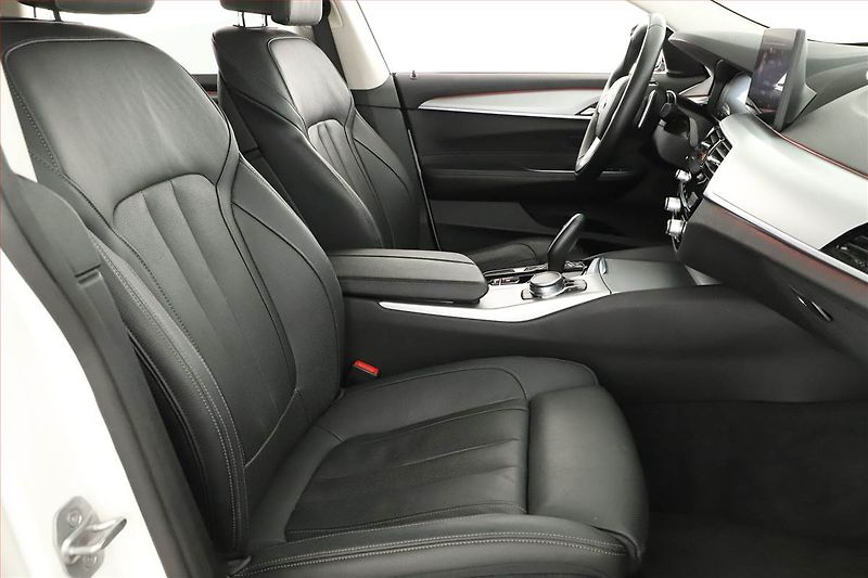 BMW Řada 6 (2022) 640i xDrive GT - fotka 7 z 20