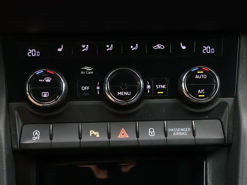 Škoda Karoq 1,5 TSI 110kW DSG Style Virtua - fotka 21 z 30