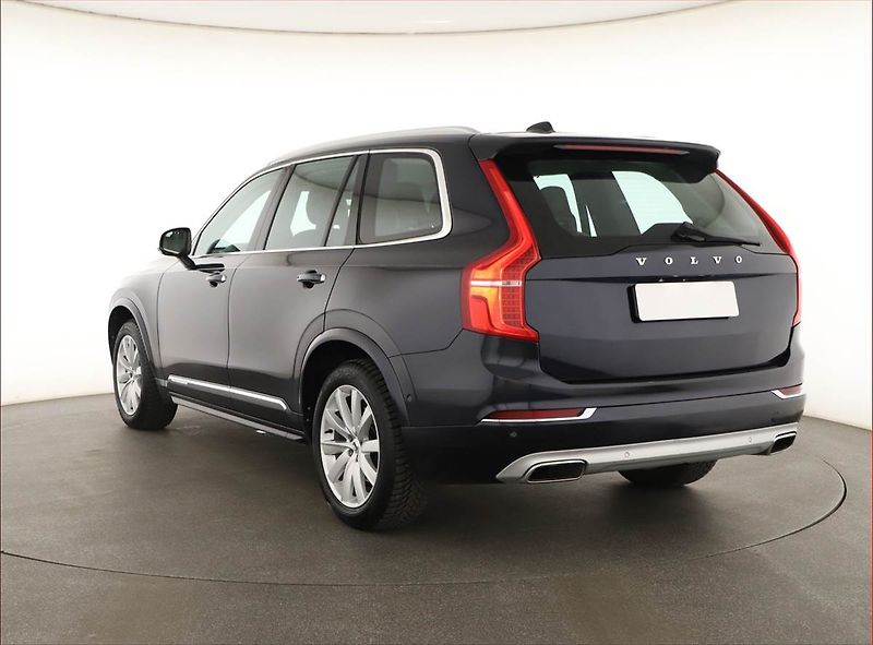 Volvo XC90 (2016) D5 AWD - fotka 4 z 19
