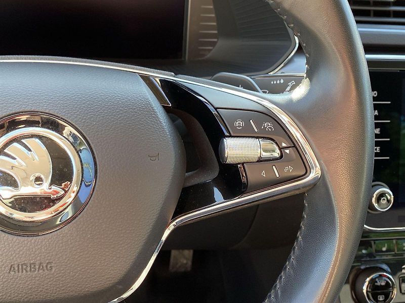 Škoda Superb (2023) Combi 2.0 TDI DSG Style - fotka 19 z 35