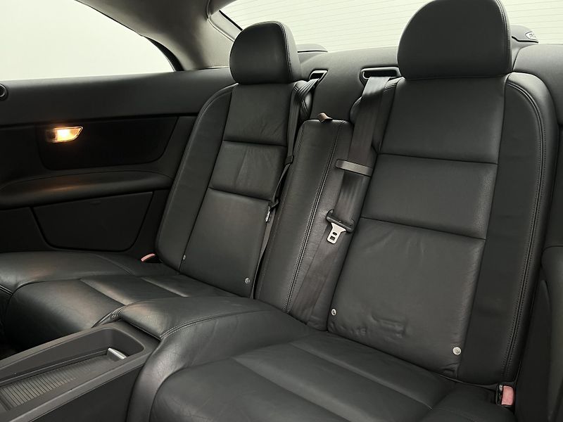 Volvo C70 MOMENTUM - fotka 5 z 33