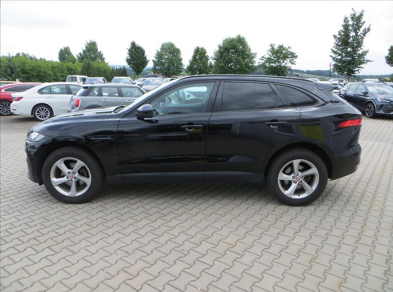 Jaguar F-Pace 2,0 20D 132KW,PURE AWD,DPH,ČR - fotka 4 z 25