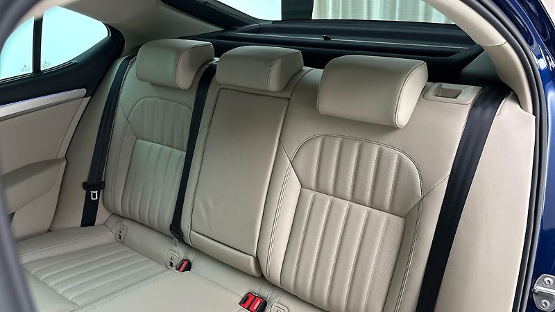 Škoda Superb 2.0 TDI DSG 4x4 L&K - fotka 16 z 33