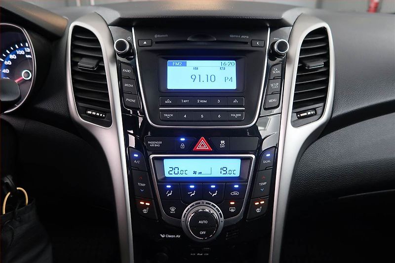 Hyundai i30 (2016) 1.6 MPI, Tempomat - fotka 12 z 18