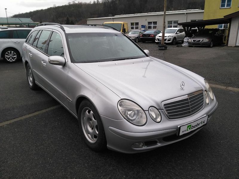 Mercedes-Benz Třídy E 220 CDI - fotka 2 z 32