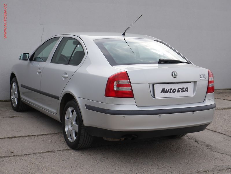 Škoda Octavia (2006) 2.0 FSI, nez.topení - fotka 4 z 20