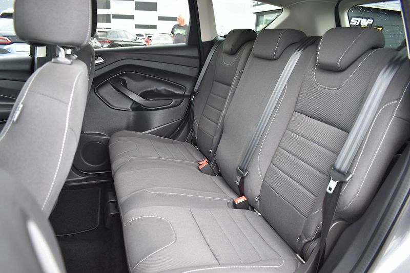 Ford Kuga 2.0 TDCi 103kW 4x4*AUTOMAT* - fotka 11 z 34