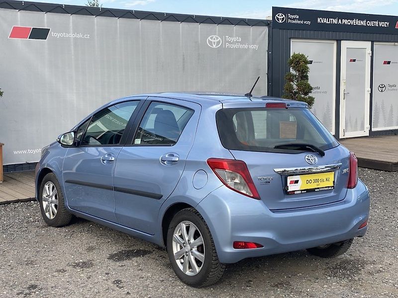 Toyota Yaris 1.0i, ČR, Active, 2x kola - fotka 5 z 14