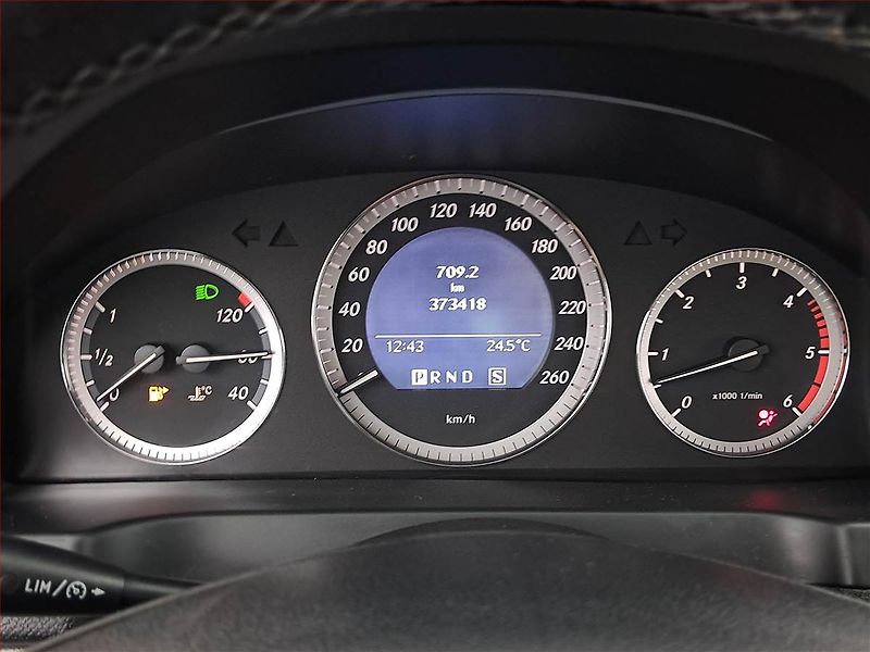 Mercedes-Benz Třídy C (2008) C 320 CDI 4MATIC, 4X4 - fotka 11 z 19