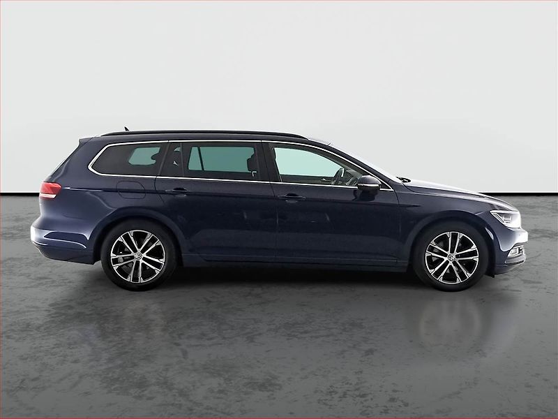 Volkswagen Passat (2018) 2.0 TDI, Automat, Navi - fotka 6 z 17