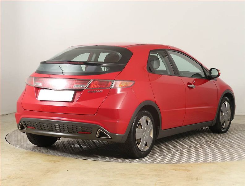 Honda Civic (2009) 1.8 i - fotka 5 z 17