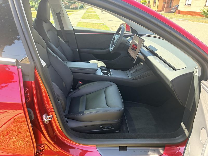 Tesla Model 3 LONG RANGE DUAL MOTOR - fotka 44 z 45