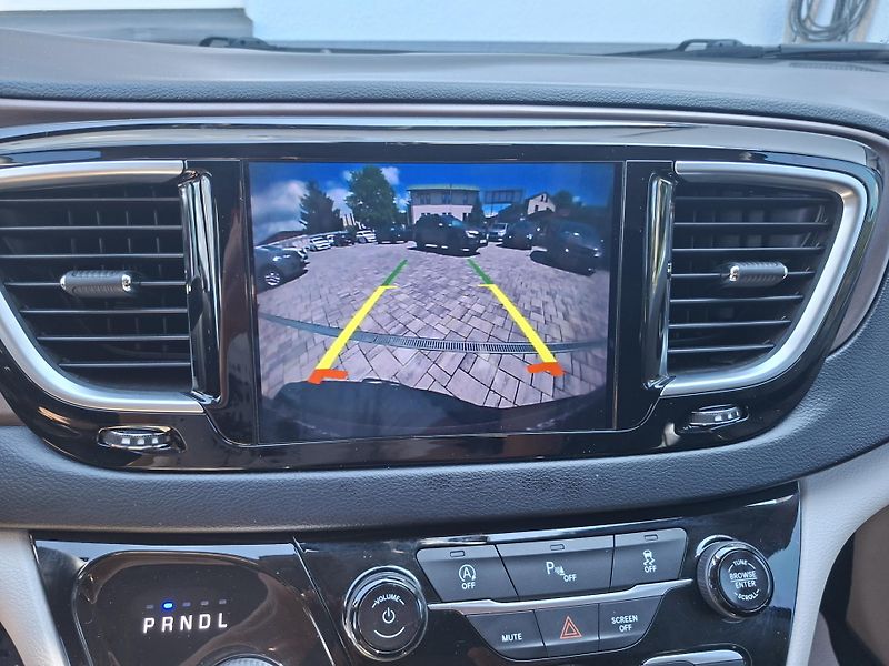 Chrysler Pacifica (2018) 3,6L,Top výbava, REZERVACE - fotka 35 z 44