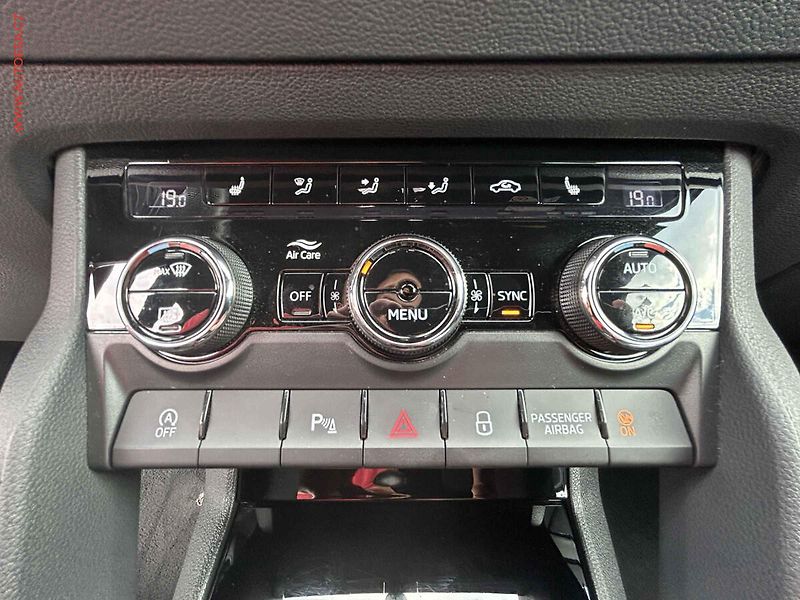 Škoda Karoq (2022) 1.5 TSI, 2.maj,ČR, SportLine - fotka 14 z 20