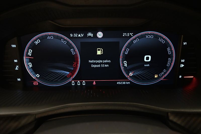 Škoda Kamiq 1,0 TSI 81 kW MONTE CARLO Záru - fotka 16 z 30